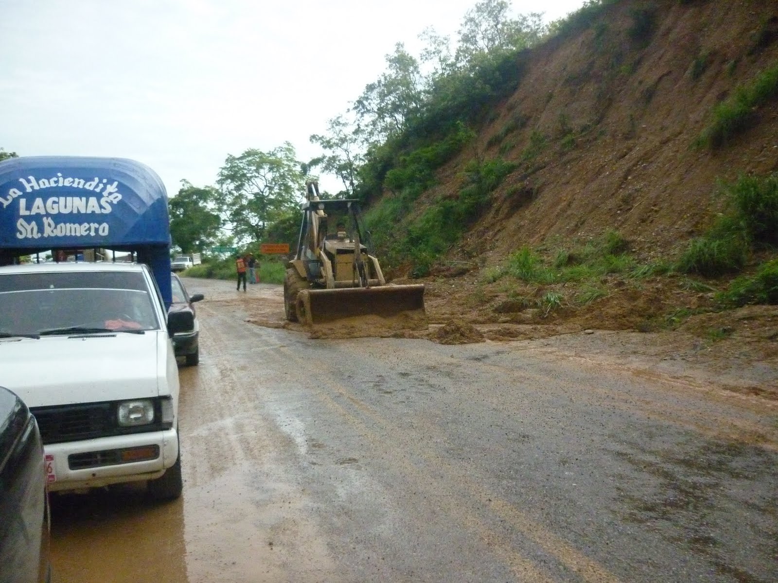 Denuncian a director de SCT por peculado