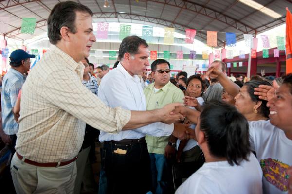 “Adoptará” Oaxaca política social del Gobierno del DF: Gabino Cué