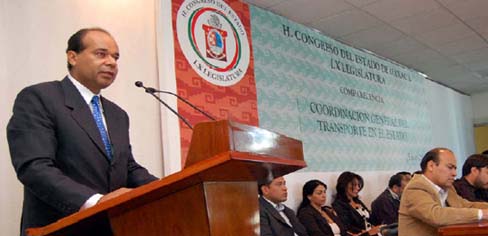 Bloquean cetemistas la sede estatal del PRI; exigen expulsión de Ruiz Cerón