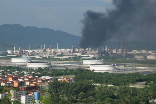Se accidenta obrero en refinería del Istmo
