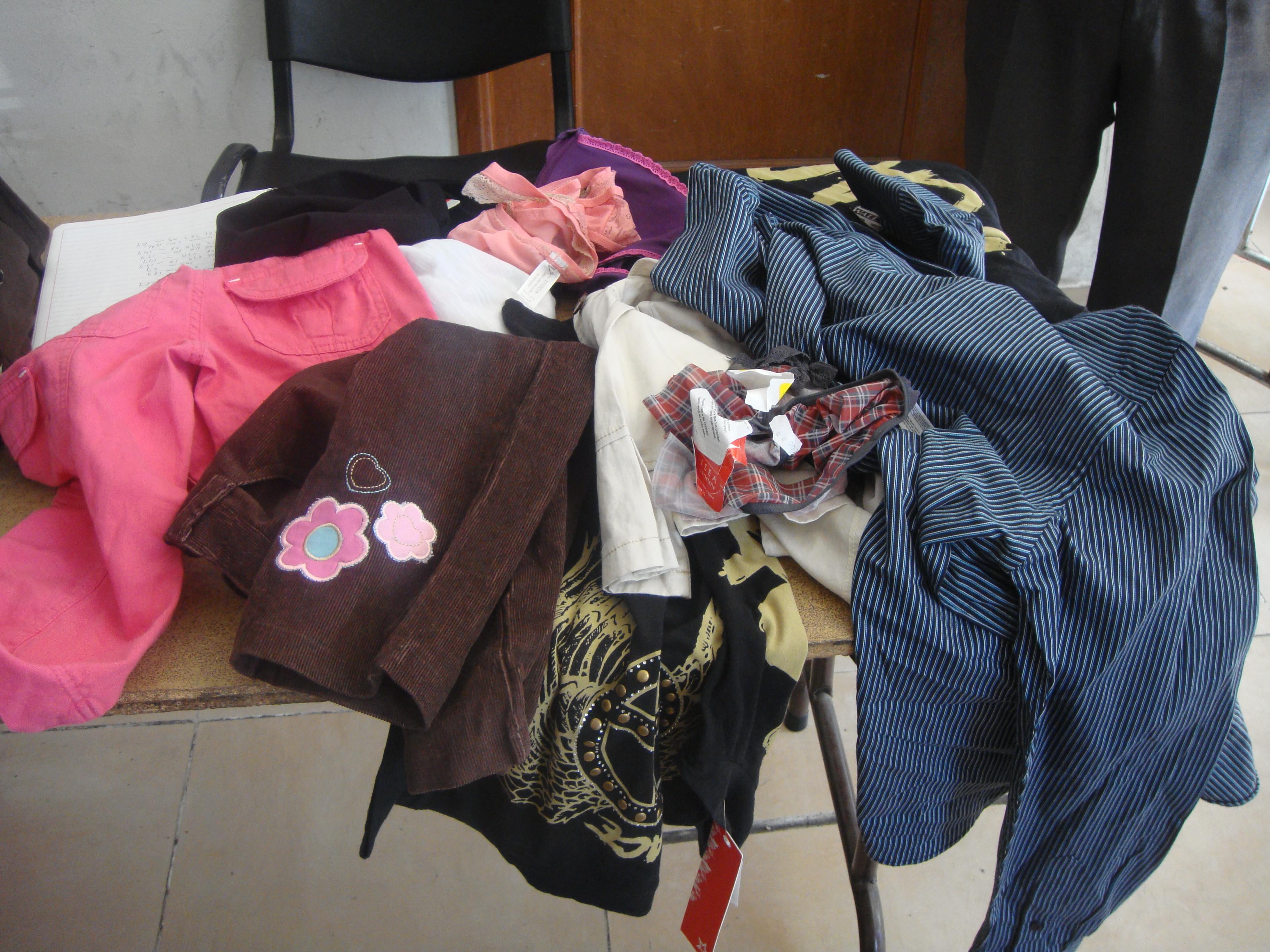 Detenidas cuando sustraían lote de ropa con valor de más de tres mil pesos