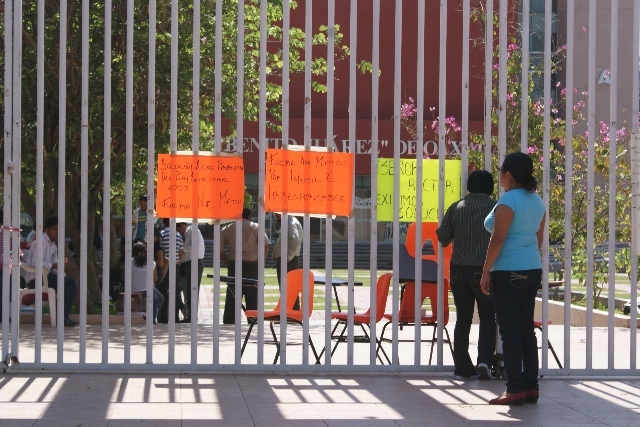 Cierran sindicalizados el Instituto de Ciencias de la Educación