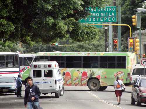 Urbaneros retienen a taxistas en Santa Rosa