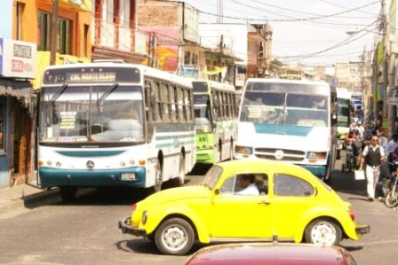 Garantizan diputados no más alzas al pasaje