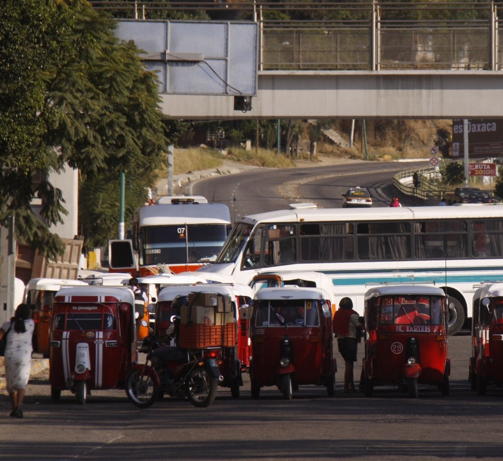 Exigen taxistas a Cotran no entregar más concesiones
