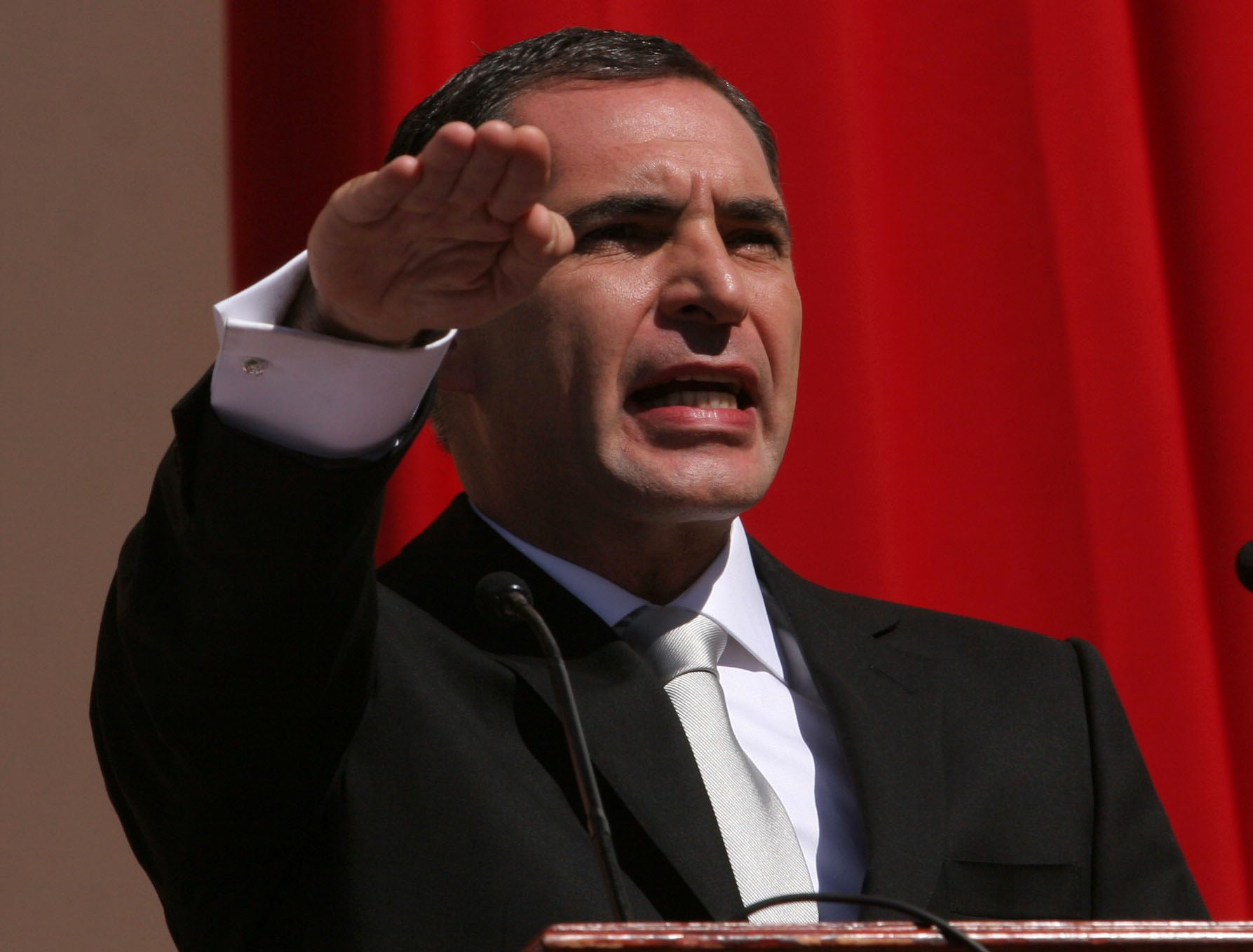 El mandatario, al momento de rendir protesta en la Cámara de Diputados.