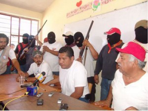 Toman alcaldía de Laollaga para impedir protesta de edil; suman 6 palacios ocupados