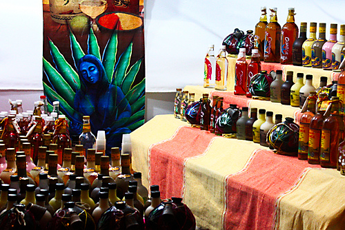 Mezcaleros “revientan” reunión de Comercam