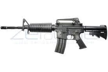 Choca automovil de guarura del gobernador Gabino Cué y saca su rifle de asalto