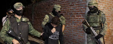 Detienen en EU a la madre del Ponchis, el niño sicario 