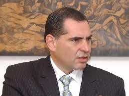 Realiza Gabino Cué primeros cambios en su gabinete