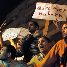 UE pide transición a democracia en Egipto; EEUU condena violencia 