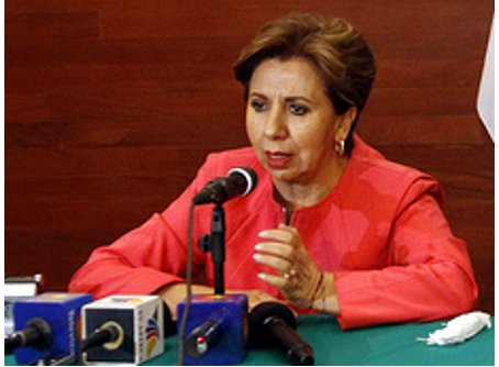 Secretaria de Gobierno sale ilesa de accidente automovilístico