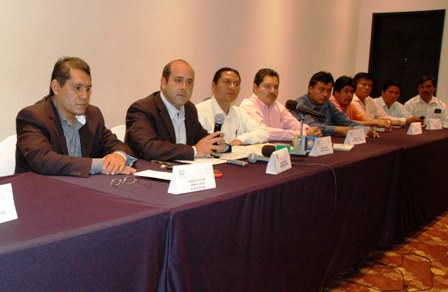 En Zaachila se evita choque azuzado por el edil de Oaxaca, Luis Ugartechea; se resuelve conflicto del basurero