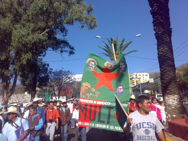 Retiene el MULT a funcionarios de Juxtlahuaca