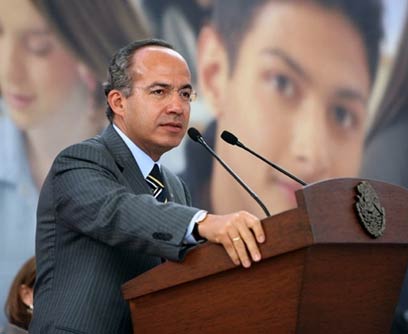 Inaugura Calderón Universidad La Salle en Oaxaca