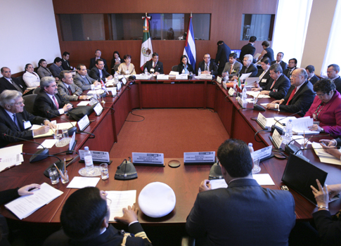 México y Cuba revisan agenda migratoria y consular