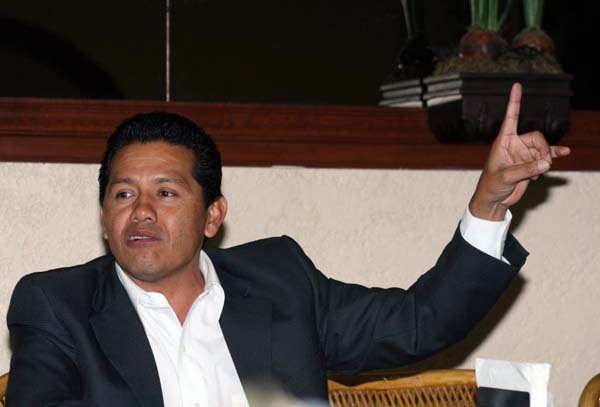 Demandan penalmente al dirigente estatal del PRI, diputado federal y edil