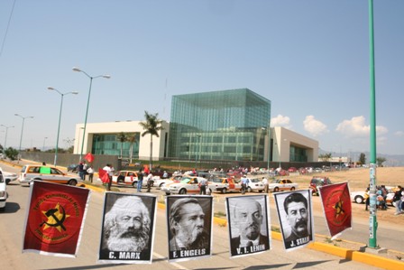 Bloqueó el FPR el Congreso de Oaxaca; organización aliada del gobierno del cambio