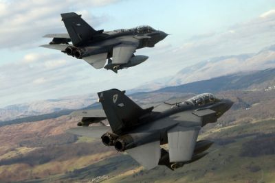 OTAN asume mando militar de invasión, británicos atacan Ejército Libio