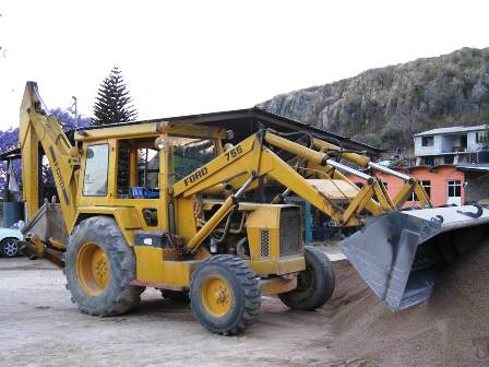 Recupera la AEI una retroexcavadora robada, se encontraba en Etla