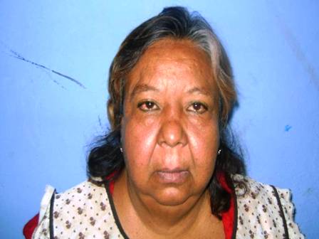 La detienen por vender pericos en Teposcolula