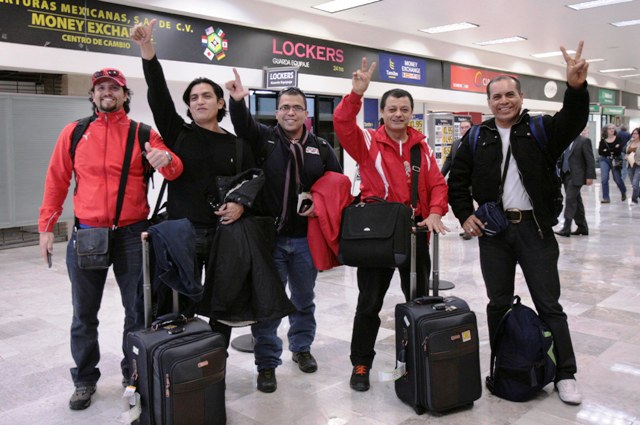 Son repatriados de Libia 11 mexicanos por la SRE