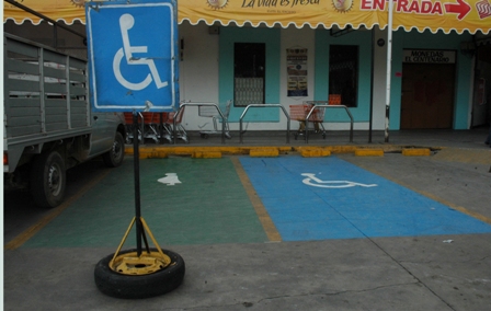 Invitan a renovar tarjetones de estacionamiento para personas con discapacidad