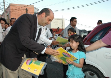 Inauguran XXVII Feria del libro y sus lectores en la Plaza de la Danza