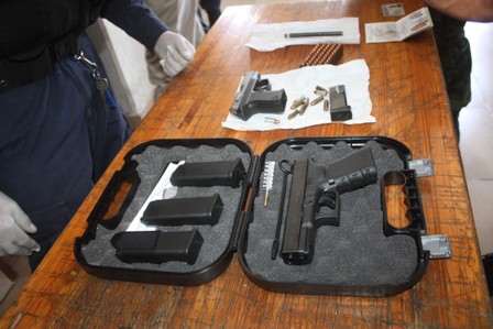 Detienen a ex funcionario por posesión de armas de fuego en San Felipe del Agua