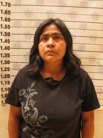 Trasnacional Aurrera demanda consignen mujer por intento de robo de tenis de 269 pesos