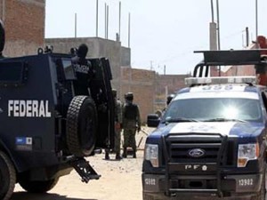 En fosas de Durango van 58 cuerpos de sacrificados; ahora incendia casas