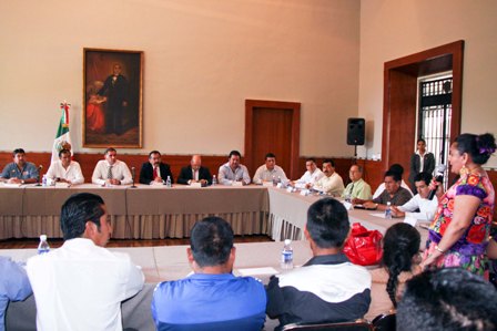 Instalan mesas de trabajo para atender demandas de organizaciones sociales