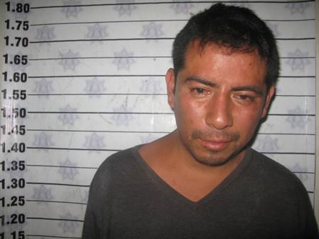 Maltrató a su esposa, la agarró a puñetazos y puntapiés