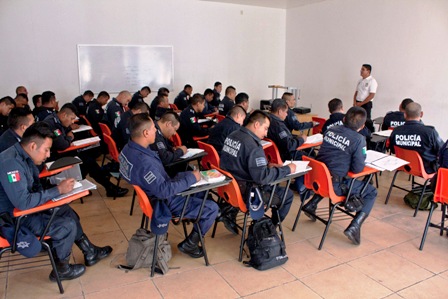 Más asaltos, Policía Municipal llegó un cuarto de hora después; incapacidad de Oyarvide Pedrero