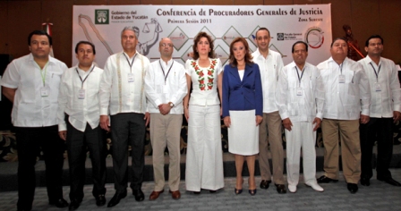 Procuradores discuten sobre delitos electorales ante elecciones del 2012, participa el de Oaxaca