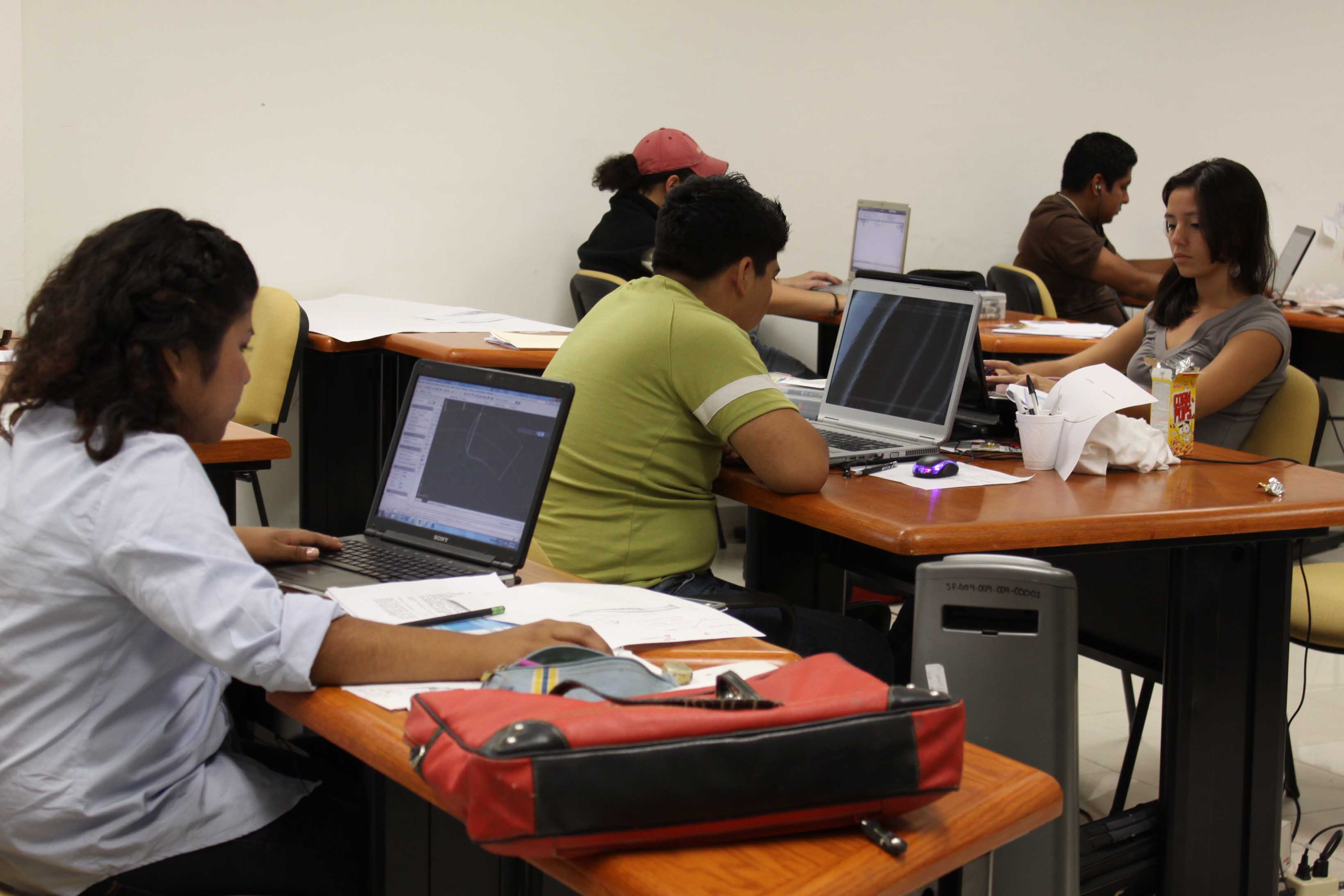 Recibió UABJO 564 mdp del gobierno estatal en 2010; 14 veces más que la UTM