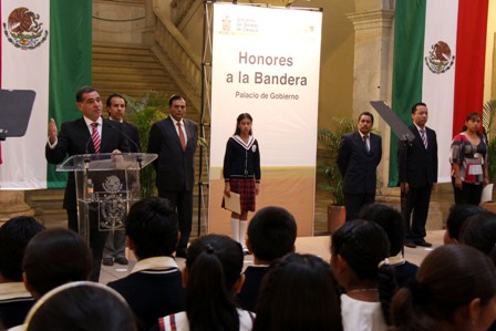 Llama Gabino Cué magisterio a flexibilizar posturas y a continuar el diálogo