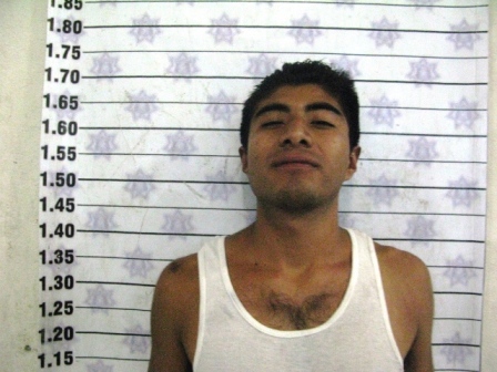 Detienen a presunto vendedor de droga y a persona con antecedentes penales