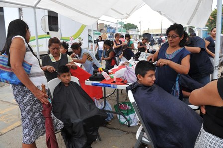Otorgan más de 300 servicios durante la Jornada por tu salud, en el Mercado de Abastos