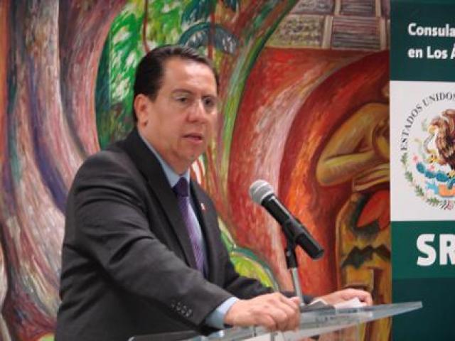 Respalda gobierno federal a Gabino Cué, en conflicto magisterial