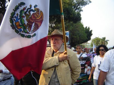 Arriba Marcha por la Paz al Zócalo de la Ciudad de México