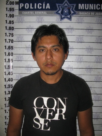 Cae profesor acusado de violencia intrafamiliar, golpeó a su esposa en el rostro