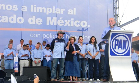 Dan cuatro secretarios espaldarazo a campaña de Bravo Mena; Encinas firma pacto por la educación en Edomex