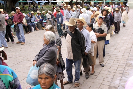 Continúa censo de ex braceros oaxaqueños; hasta el 30 de junio se levantarán los datos