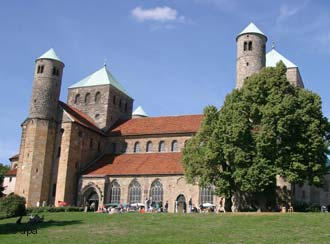 Cura católico confiesa abuso sexual a menor, en Alemania