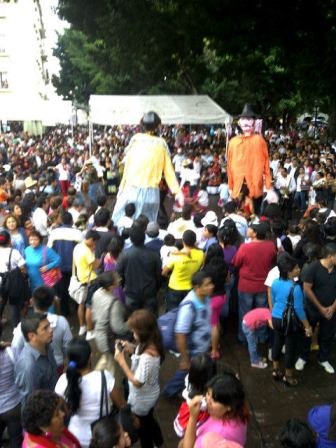 Con un convite inician actividades de la Guelaguetza Magisterial Popular; alterna a la oficial