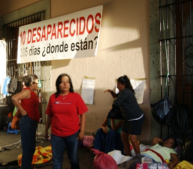 Cancelan ayuno mujeres de 10 desaparecidos, promete gobierno ayuda