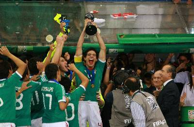 Celebra Sub 17 título en las calles de la capital mexicana