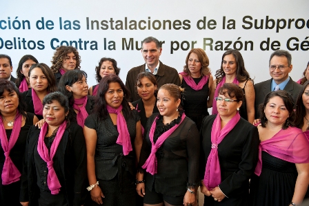 Perseguir y castigar con todo el peso de la ley a agresores de mujeres: Gabino Cué